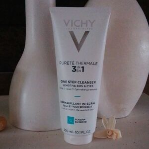 Vichy Pureté Thermale 3-in-1 Cleanser - White